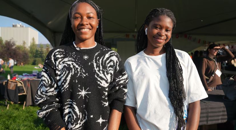 Portrait de Yvanna Ogolong et Sylvanie Wache côte à côte.