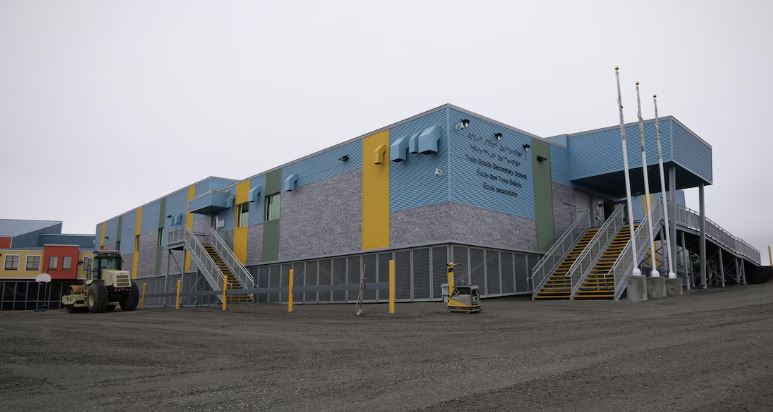 La façade extérieure de la nouvelle annexe de l'École des Trois-Soleils, le 5 septembre 2023.