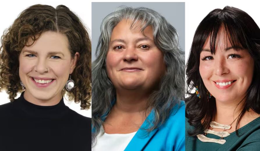 Les portraits de trois femmes.