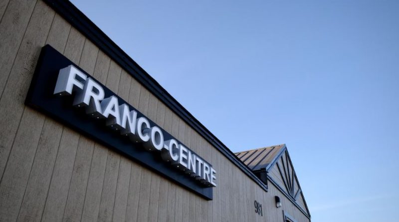 La façade extérieure d'un bâtiment à Iqaluit, au Nunavut, le 11 mai 2023.