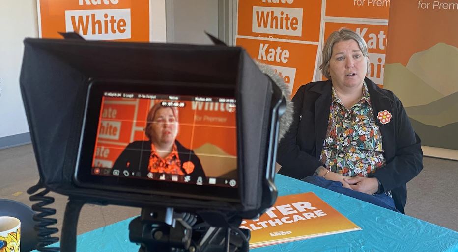 Kate White, la cheffe du Nouveau Parti démocratique au Yukon, apparaît sur cette photo.