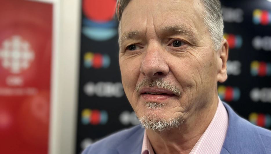 Le directeur général des élections au Yukon, Maxwell Harvey.