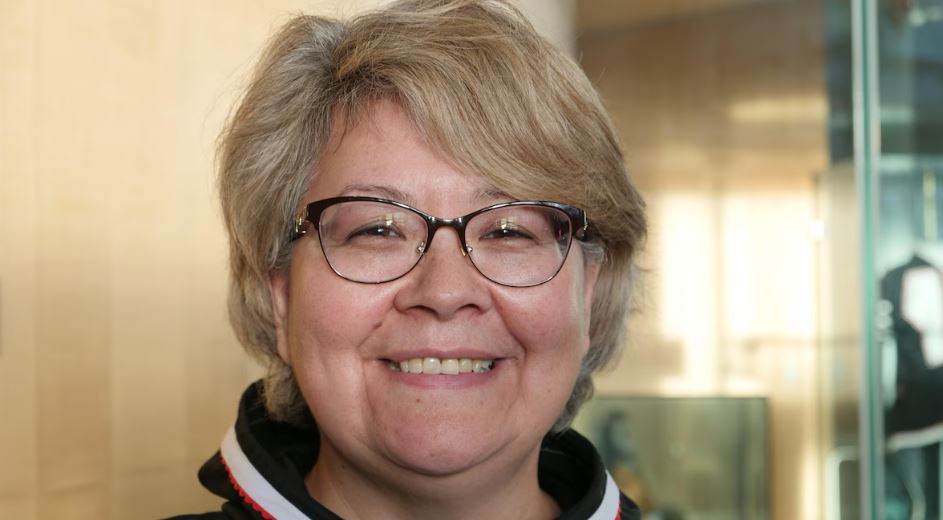 La ministre responsable d'Habitation TNO, Lucy Kuptana.