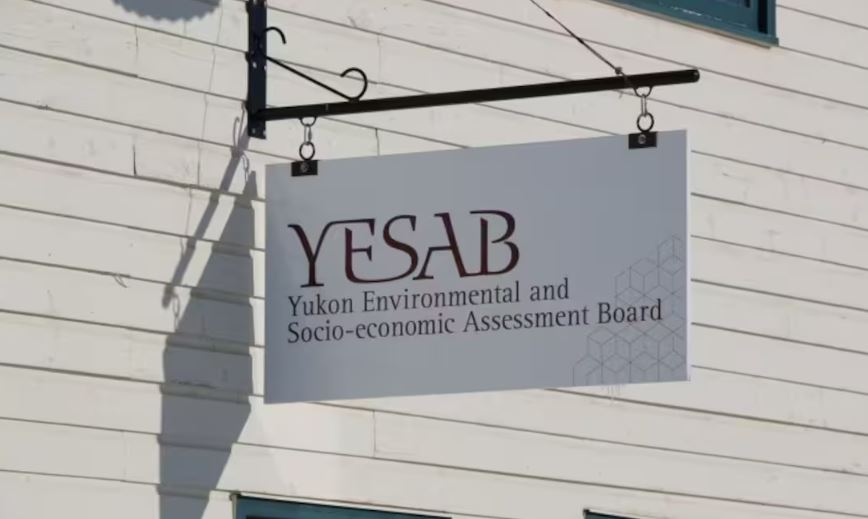 L'affiche de l'Office d'évaluation environnementale et socioéconomique du Yukon.
