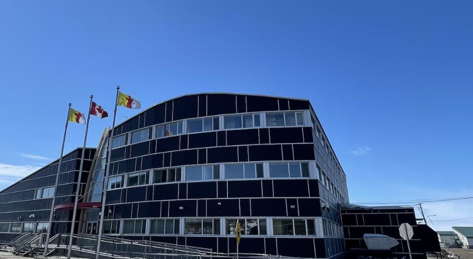 L'Assemblée législative du Nunavut.