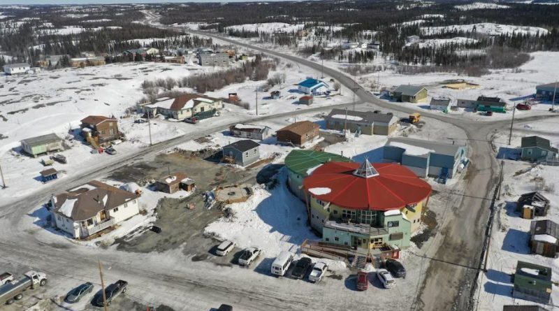 Vue aérienne de Dettah à l'hiver 2022.