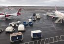 Des avions sur le tarmac de l'aéroport de Yellowknife, dans les Territoires du Nord-Ouest.