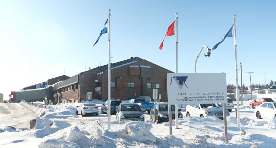 L'hôpital de Kuujjuaq, en hiver. 