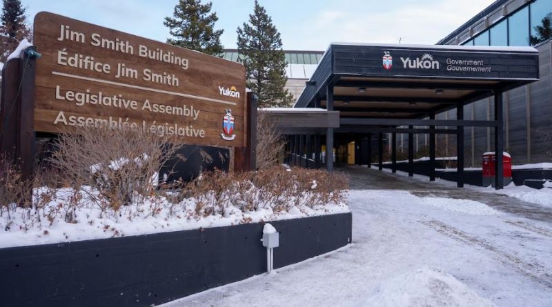 L'entrée de l'Assemblée législative du Yukon.