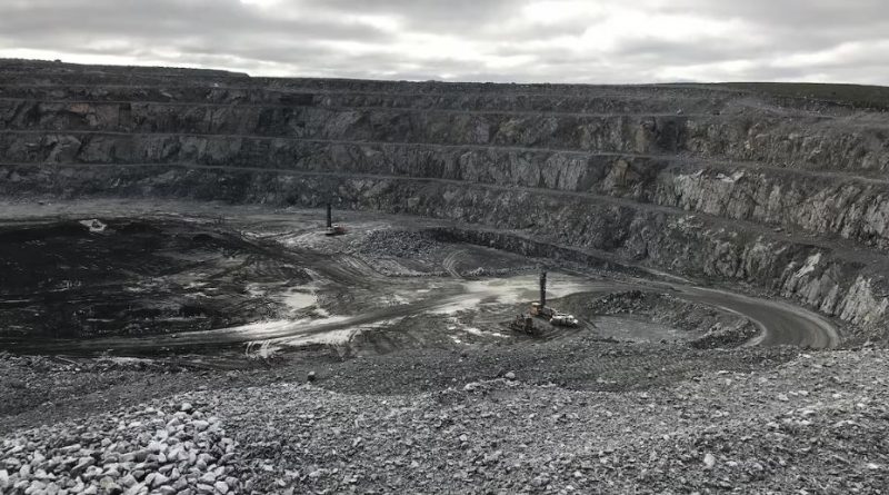Une mine à ciel ouvert.