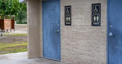 Des toilettes publiques de Whitehorse, en 2026.