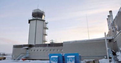 L’aéroport Mike Zubko d'Inuvik, dans les T.N.-O.