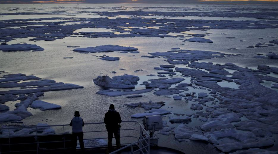 Une partie du passage du Nord-Ouest, une route maritime arctique qui s'ouvre à mesure que la banquise disparaît.
