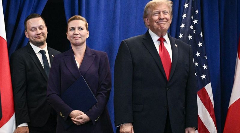 Le président américain Donald Trump, la première ministre du Danemark Mette Frederiksen et le premier ministre du Groenland Jens-Frederik Nielsen