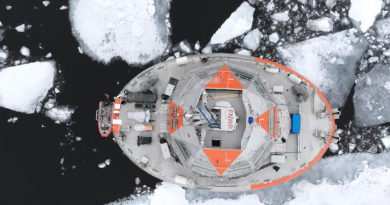 La stationTara Polar dans la glace.
