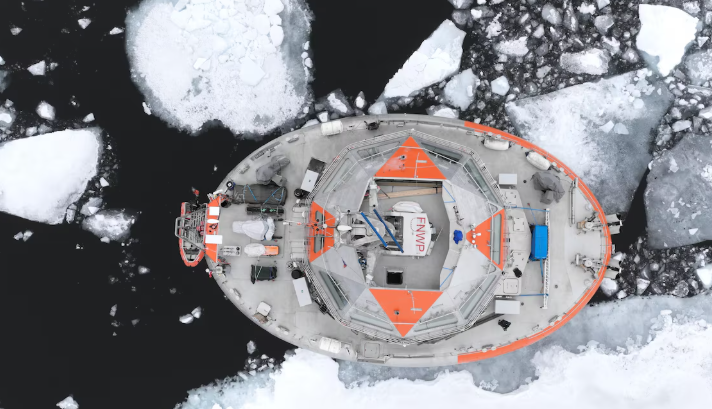 La stationTara Polar dans la glace.