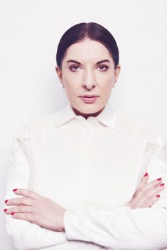 艺术家阿布拉莫维奇(Marina Abramovic)。